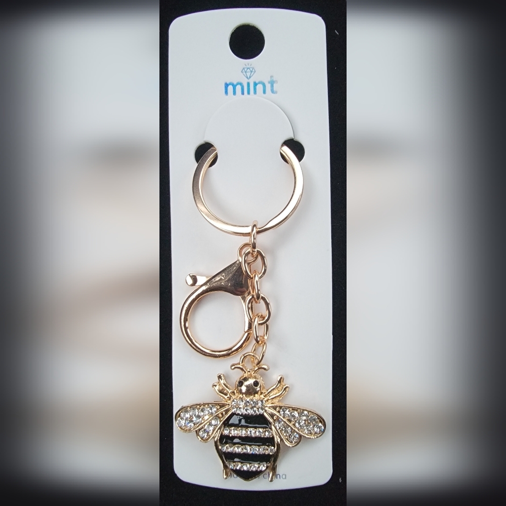 Black 🐝 Keychain - Picture 2 of 2